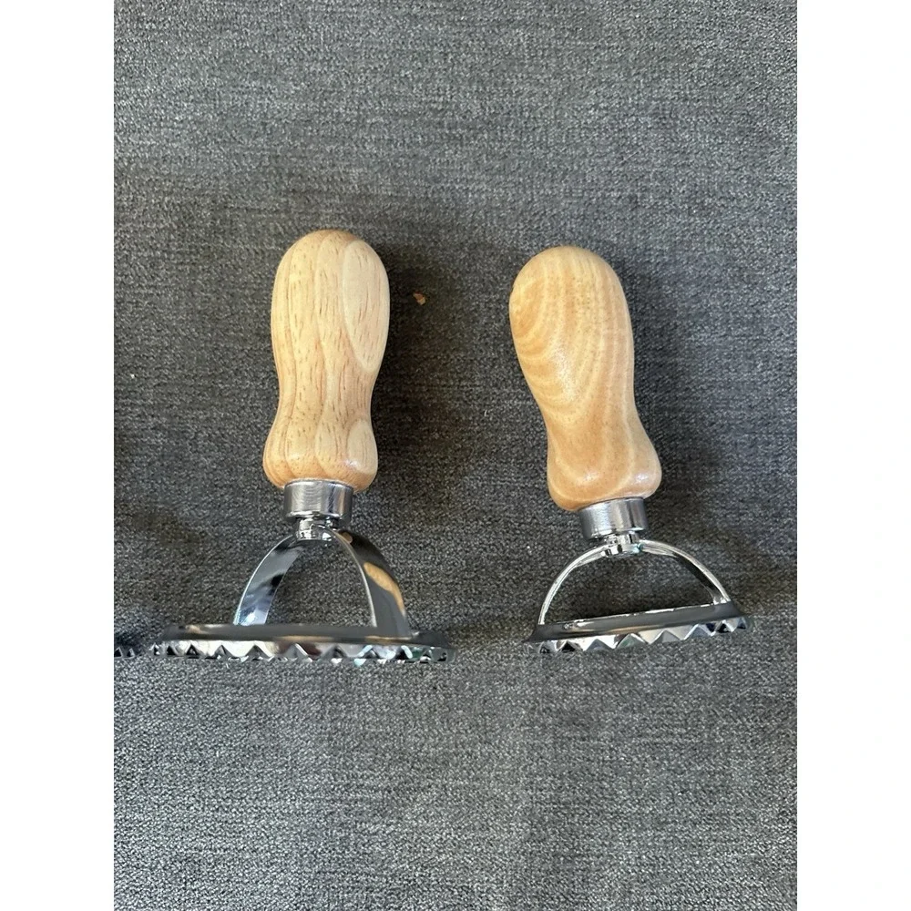Ravioli‎ Stamp Set of 4 Ravioli Maker Cutter with Wooden Handle